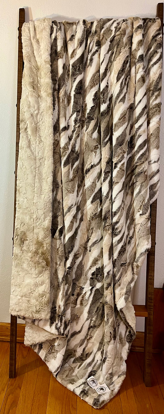 Frosted Himalayan Pewter/Galaxy Creme Summit Throw